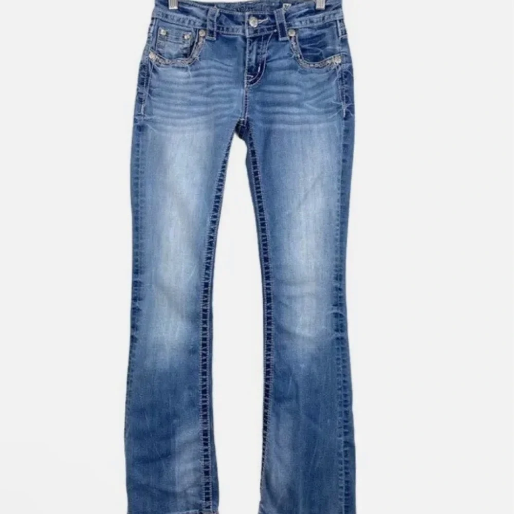 NEW Miss Me Women’s Denim Jeans Boot Mini Flare Size 26 Medium Wash Rhinestone - Picture 7 of 12